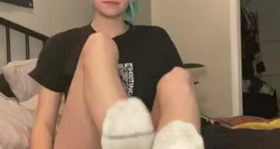 Skye Aka Solesofskye Onlyfans Watch Me Oil Up My Soles For Pleasure Gsz